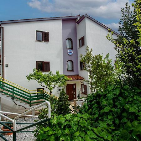 Apartment Iva Pula Bagian luar foto